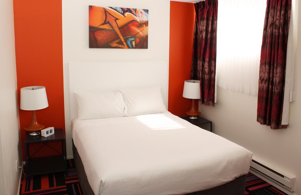 Hotel Zed เคโลว์นา ภายนอก รูปภาพ
