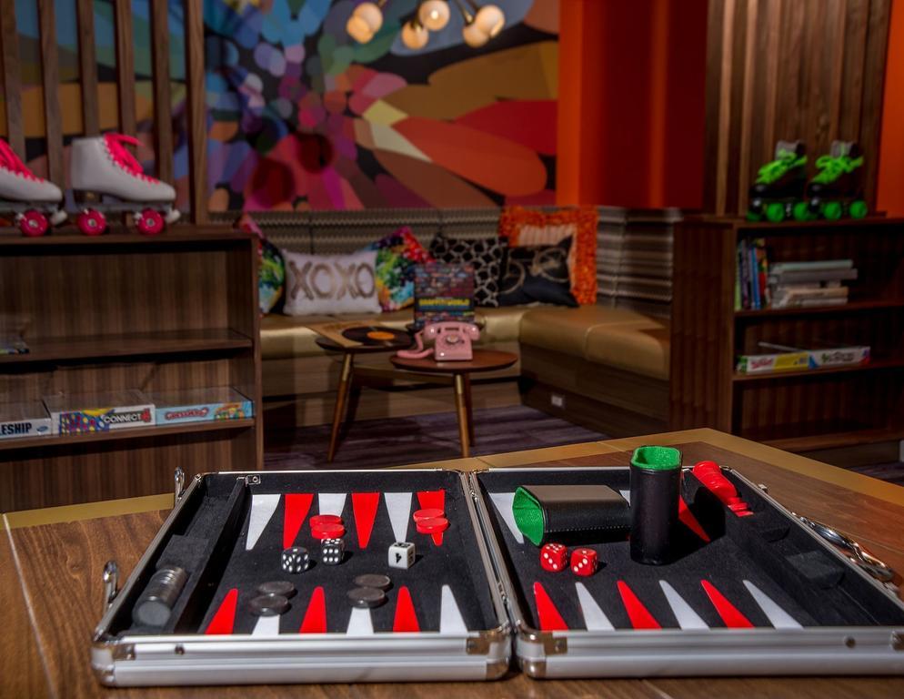 Hotel Zed เคโลว์นา ภายนอก รูปภาพ