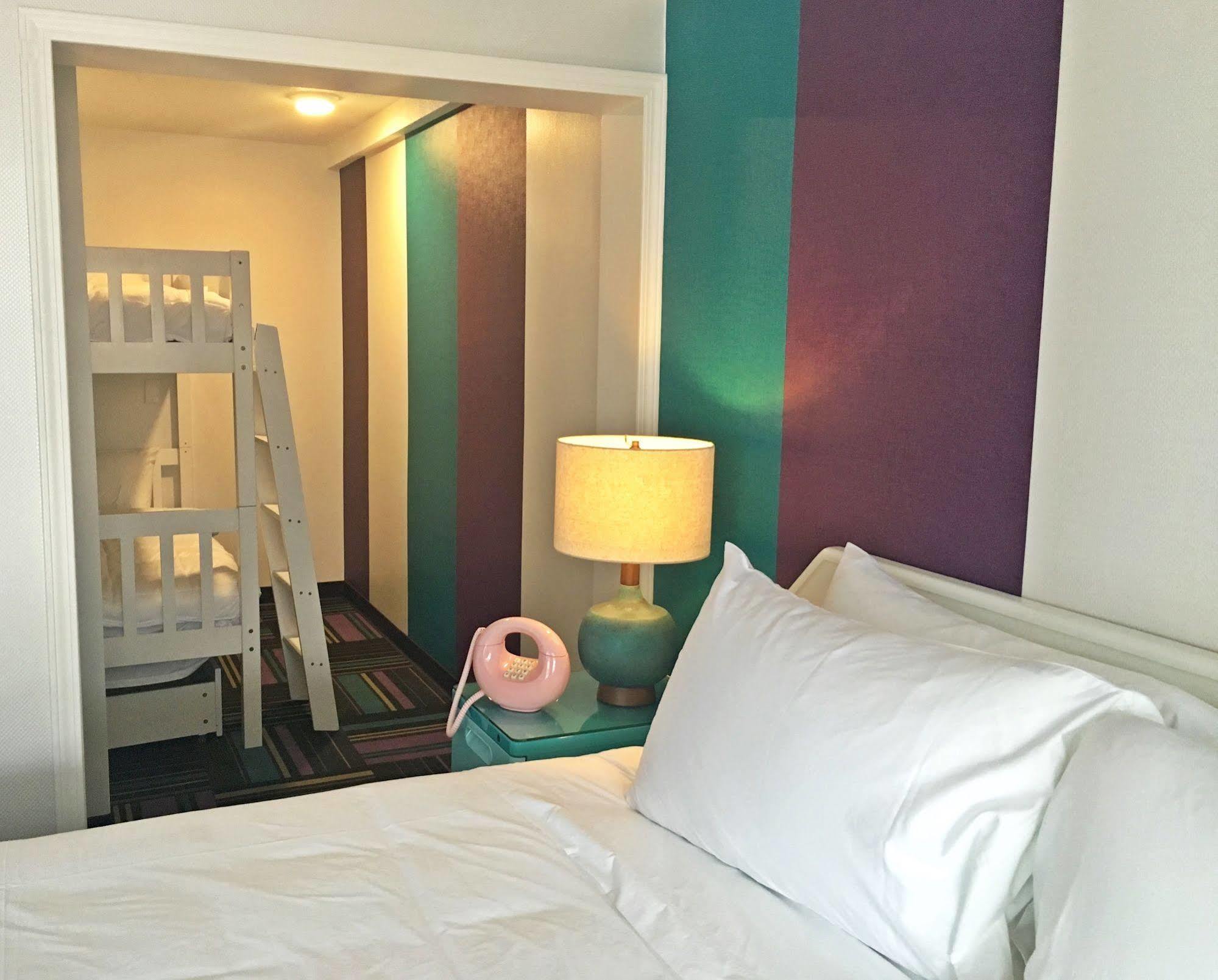 Hotel Zed เคโลว์นา ภายนอก รูปภาพ